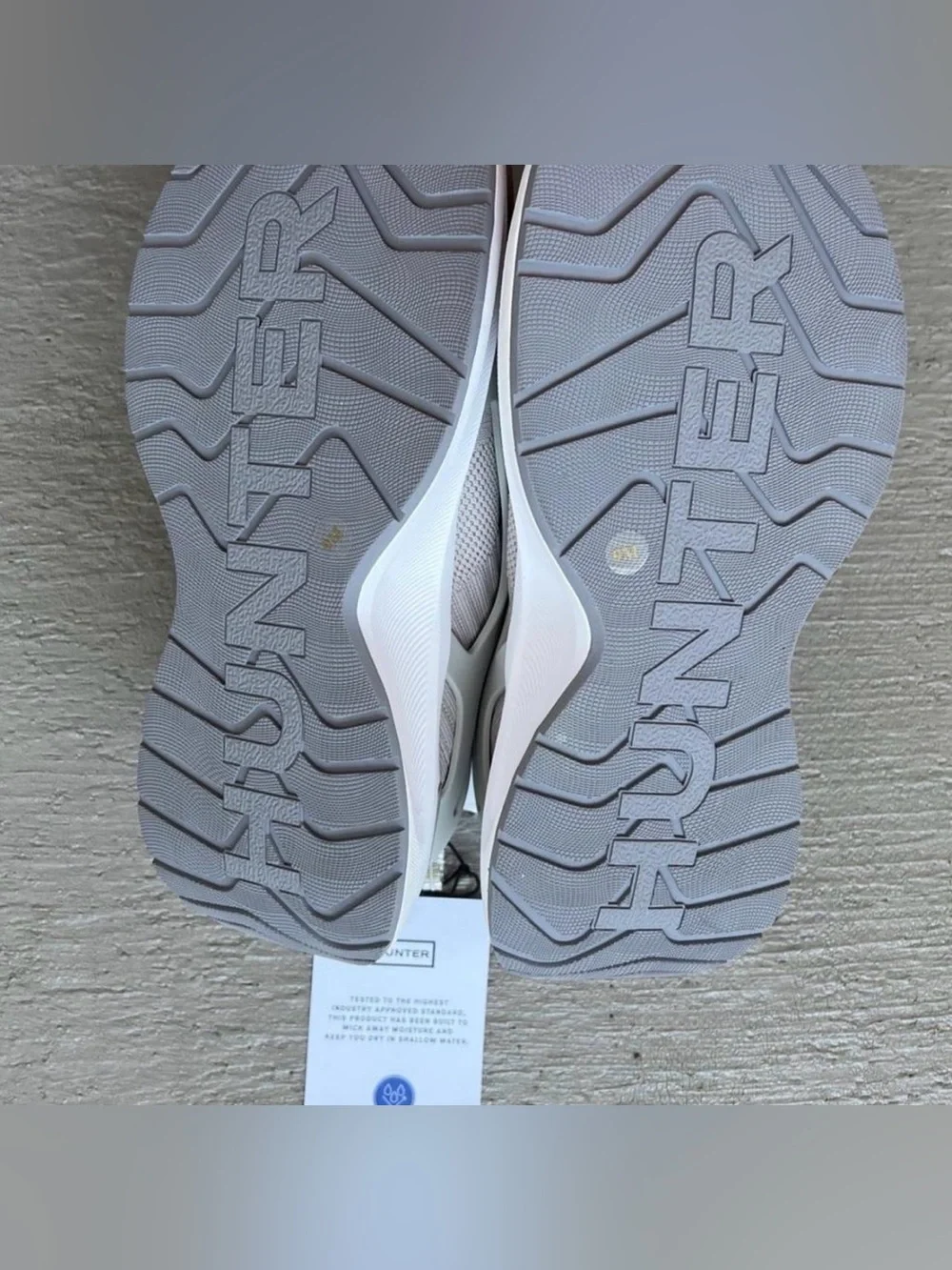 Hunter Tulip Mineral Grey Sneakers Women’s 9 NWT